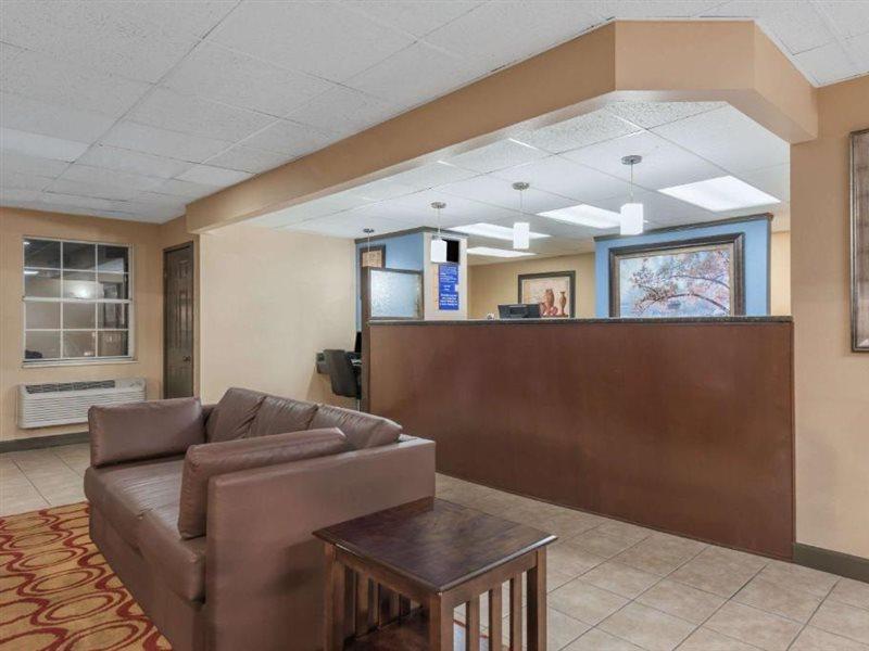 Days Inn By Wyndham Perryville Buitenkant foto
