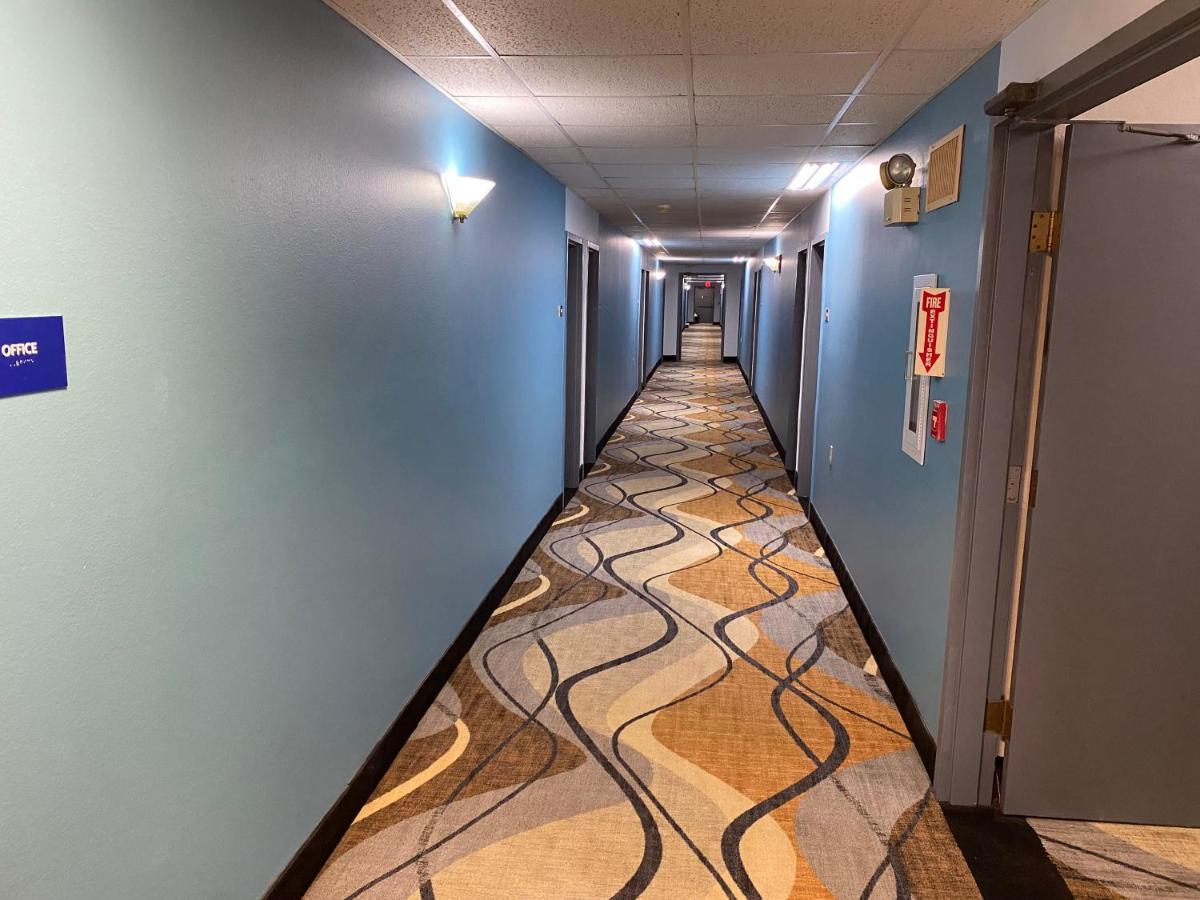Days Inn By Wyndham Perryville Buitenkant foto
