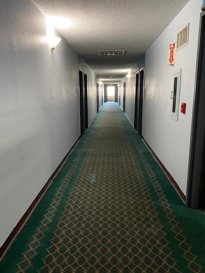 Days Inn By Wyndham Perryville Buitenkant foto